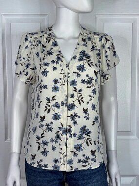 RW&CO floral short-sleeved blouse women's size medium